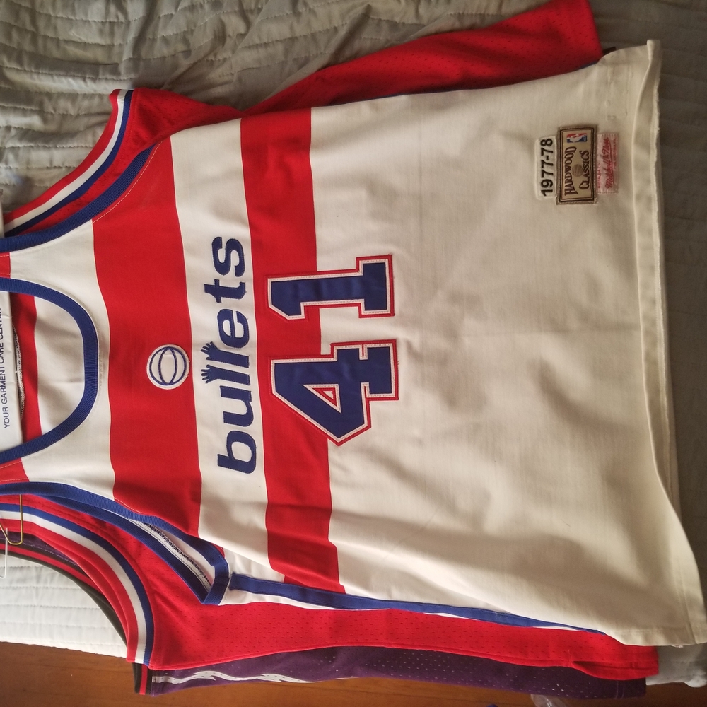 Mitchell & Ness Red and White Classic Jersey